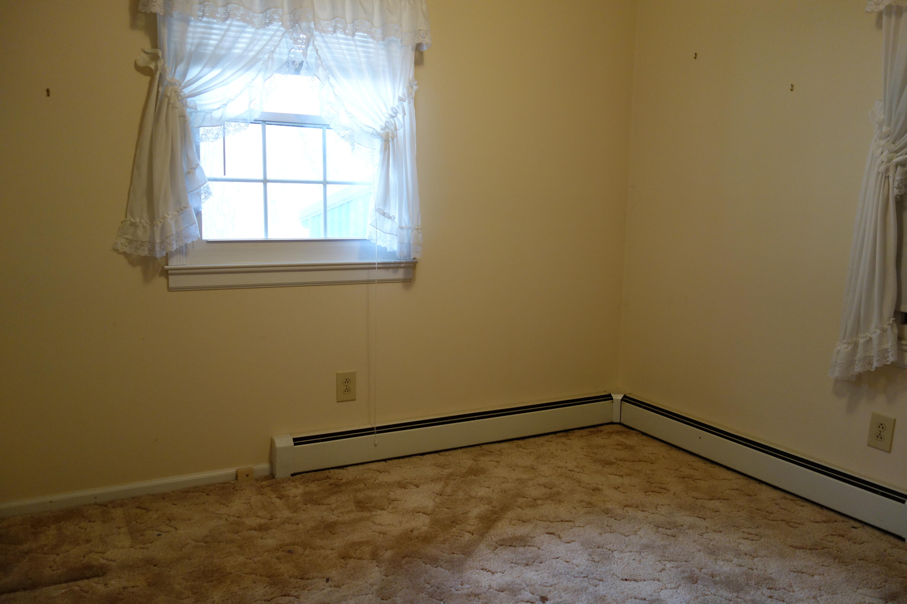 2786 Rutrough Road Southeast Roanoke, VA 24014 - Photo 20 of 42 DSC00896