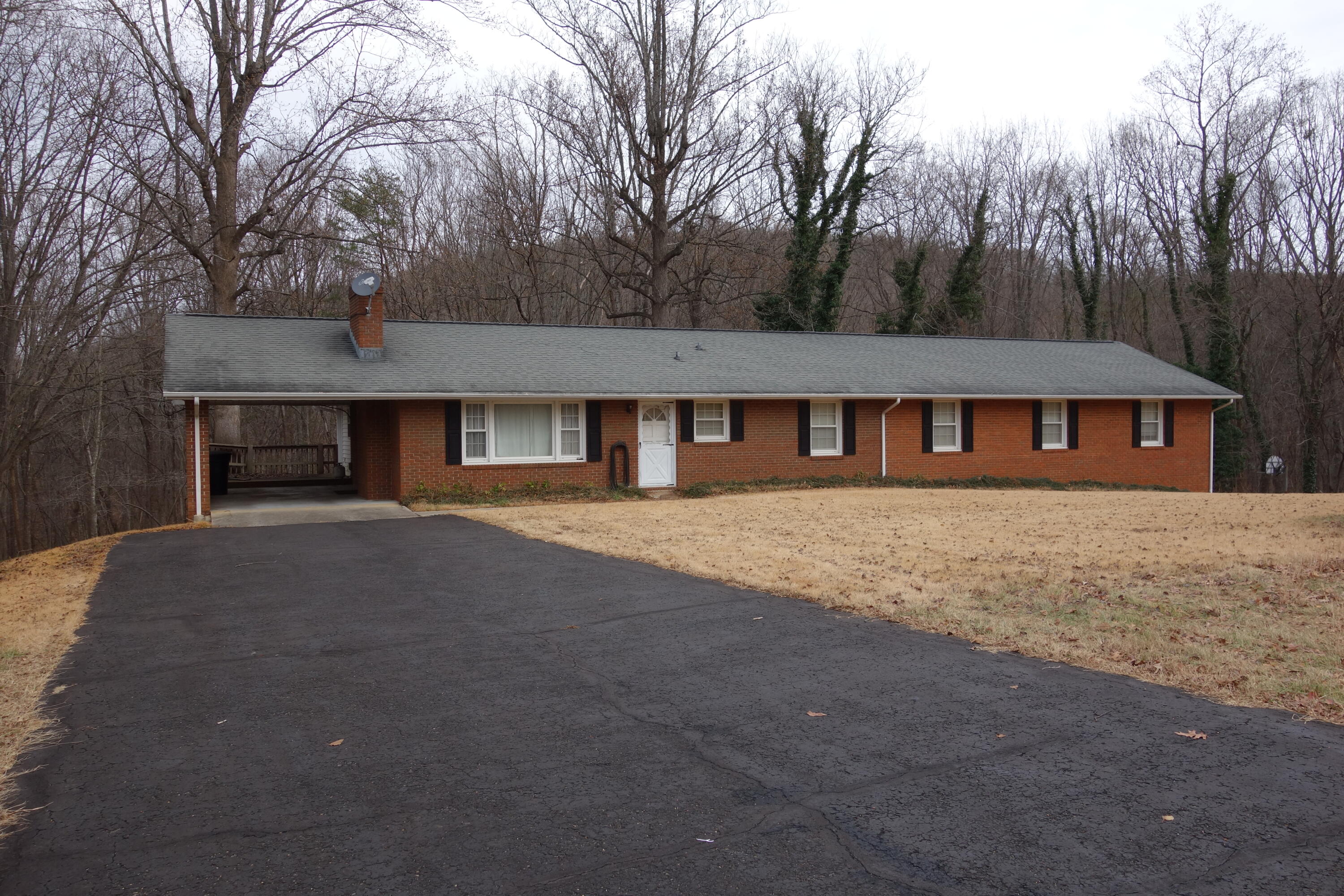 2786 Rutrough Road Southeast Roanoke, VA 24014 - Photo 3 of 42 DSC00879