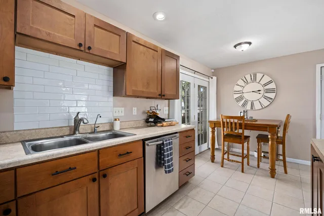 $190,000 | 109 West Bittersweet Road, Washington, IL 61571