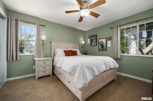 $190,000 | 109 West Bittersweet Road, Washington, IL 61571