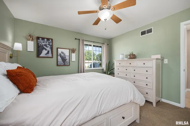 $190,000 | 109 West Bittersweet Road, Washington, IL 61571