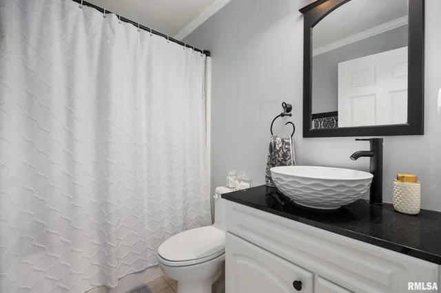 $190,000 | 109 West Bittersweet Road, Washington, IL 61571