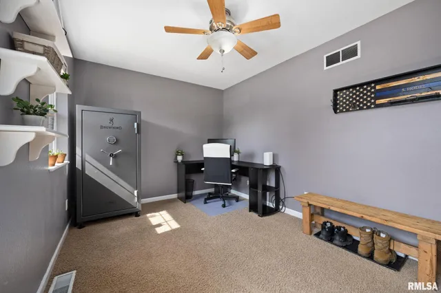 $190,000 | 109 West Bittersweet Road, Washington, IL 61571