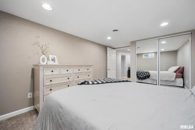 $190,000 | 109 West Bittersweet Road, Washington, IL 61571