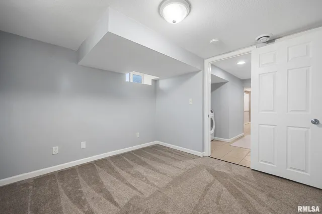 $190,000 | 109 West Bittersweet Road, Washington, IL 61571