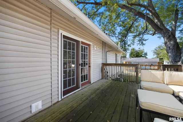 $190,000 | 109 West Bittersweet Road, Washington, IL 61571