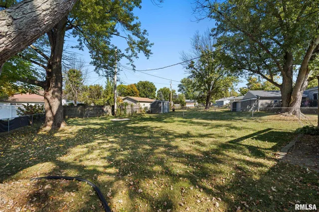 $190,000 | 109 West Bittersweet Road, Washington, IL 61571