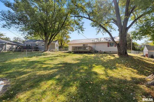 $190,000 | 109 West Bittersweet Road, Washington, IL 61571