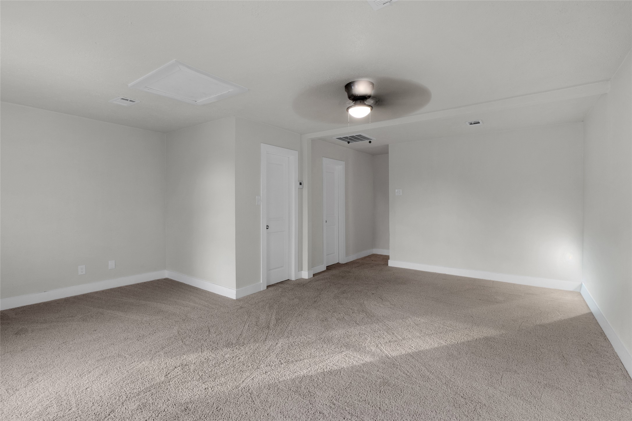23910 Spring Briar Lane Spring, TX 77373 - Photo 30 of 38 an empty room with a ceiling fan and a window