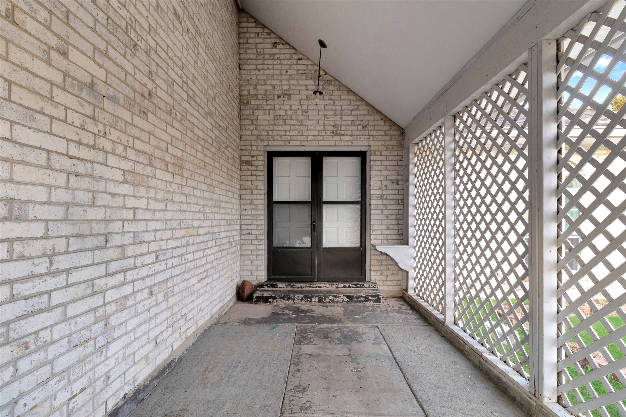 23910 Spring Briar Lane Spring, TX 77373 - Photo 3 of 38 a front view of a house with a gate