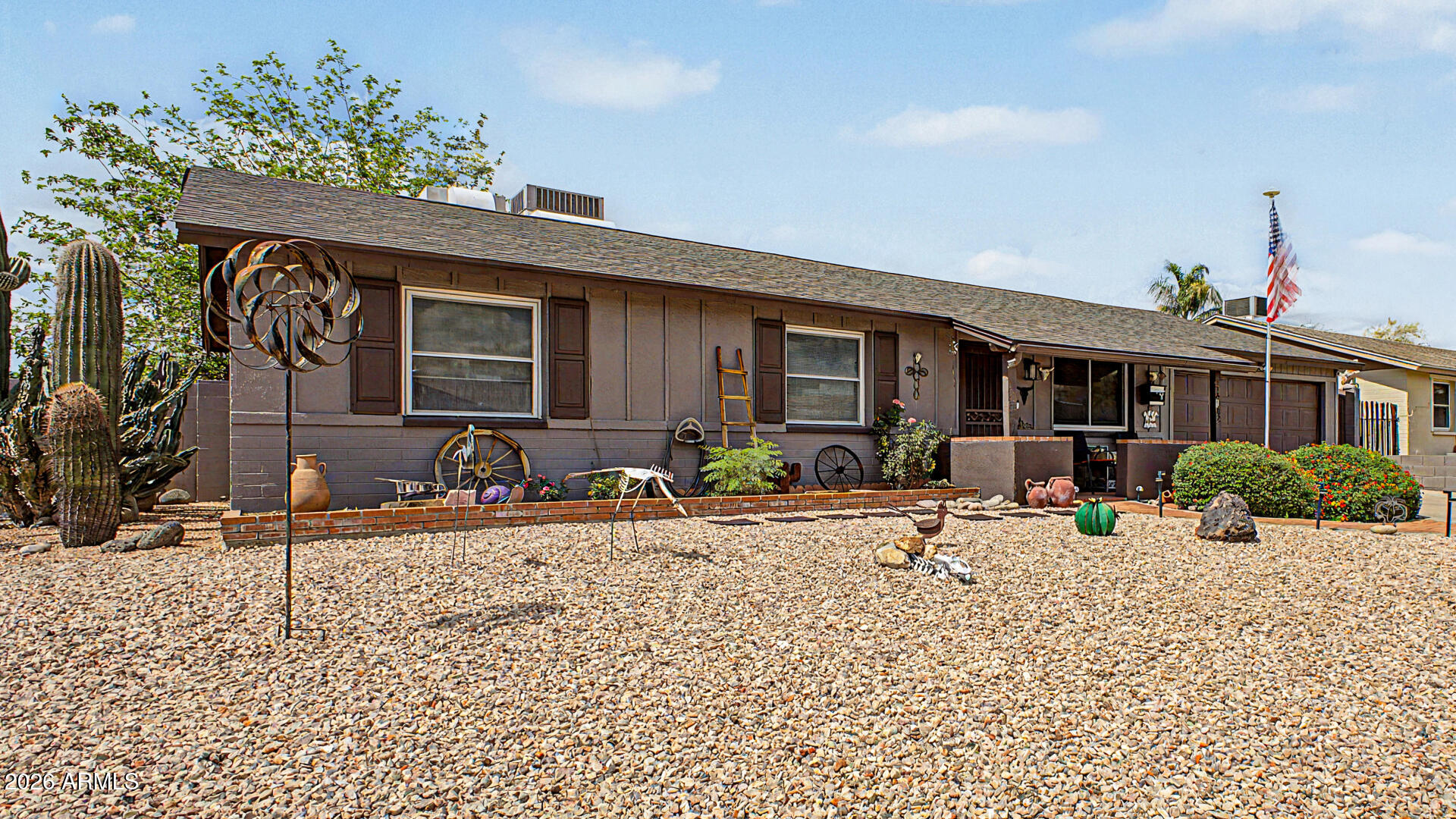 14002 North 37th Place Phoenix, AZ 85032 - Photo 4 of 33 a house view with a outdoor space