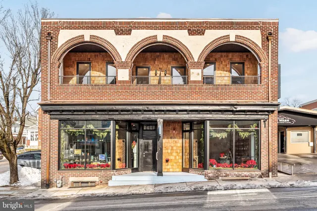 $3,095 | 933 West Lancaster Avenue, Unit 2, Bryn Mawr, PA 19010