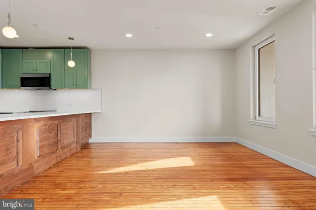 $3,095 | 933 West Lancaster Avenue, Unit 2, Bryn Mawr, PA 19010