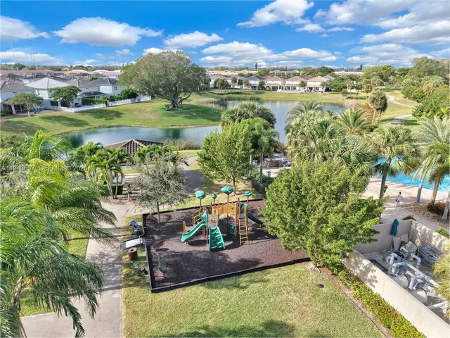 $4,500 | 964 Banyan Drive, Hollywood, FL 33021