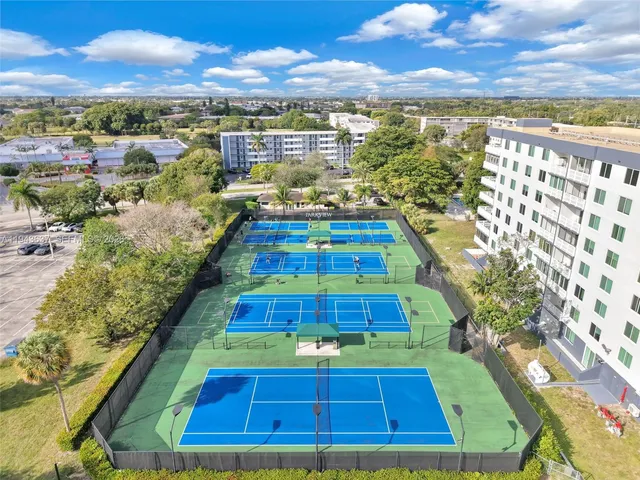 $4,500 | 964 Banyan Drive, Hollywood, FL 33021