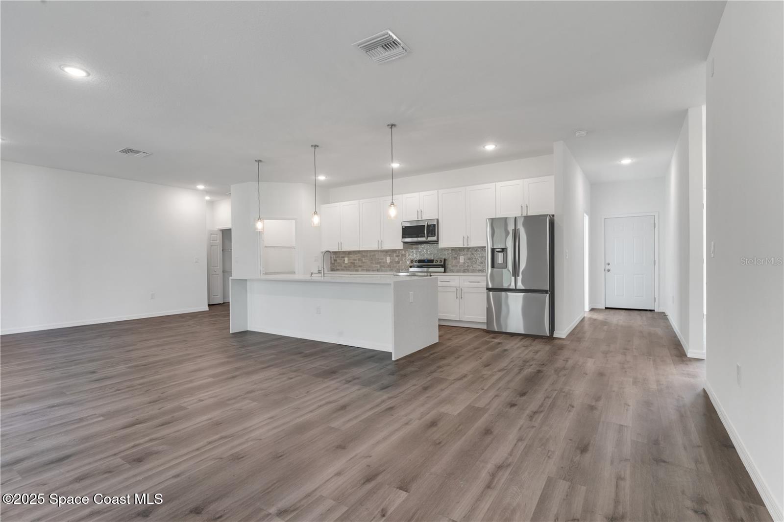 263 Trilby Road Southwest Palm Bay, FL 32908 - Photo 5 of 33 GetMedia (2)