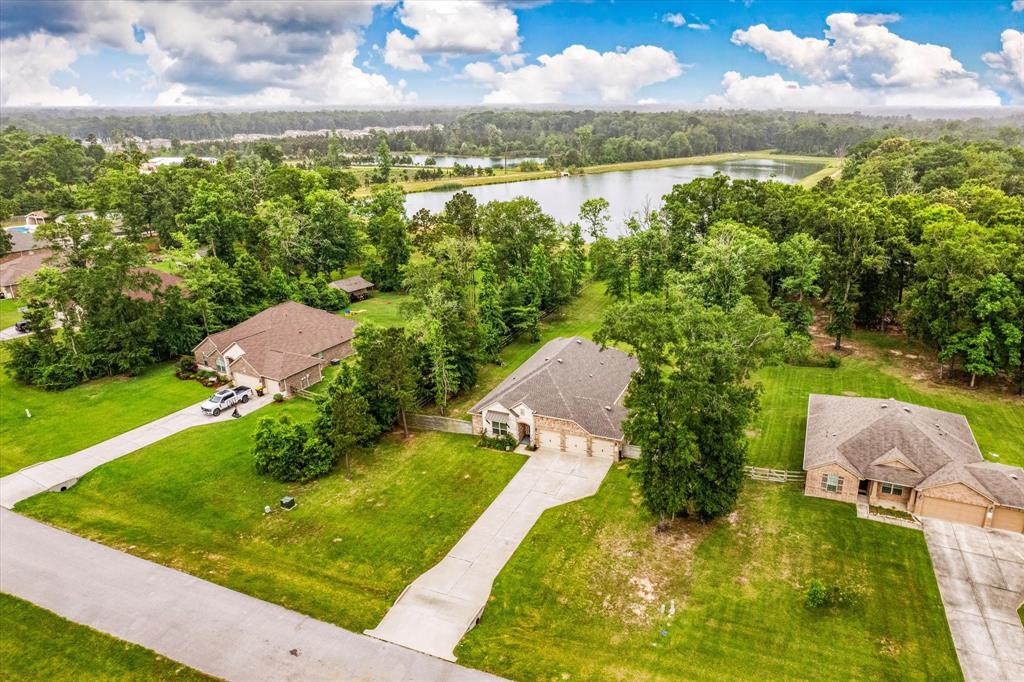 4626 Axis Trail Conroe, TX 77303 - Photo 2 of 34