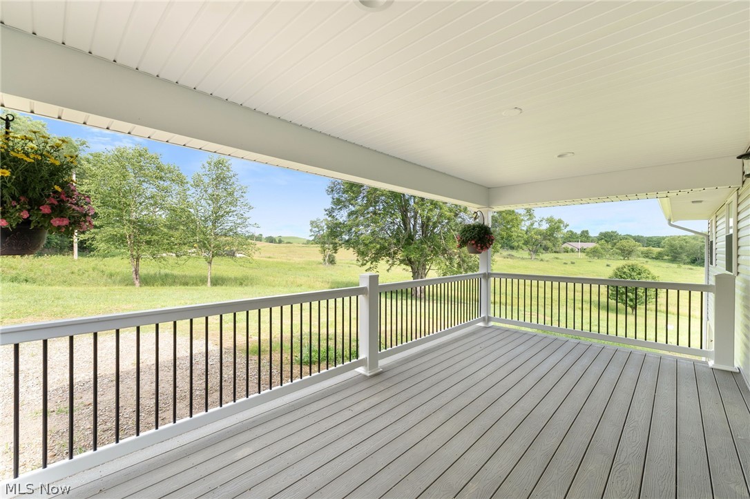 41 Penny Road Southwest Carrollton, OH 44615 - Photo 3 of 31