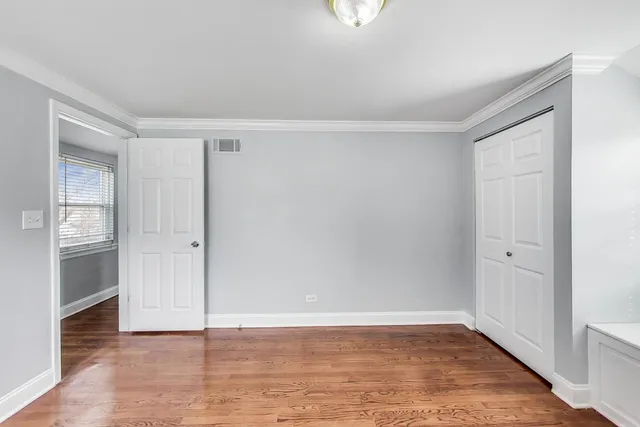 $2,500 | 402 North Main Street, Mount Prospect, IL 60056