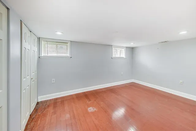 $2,500 | 402 North Main Street, Mount Prospect, IL 60056