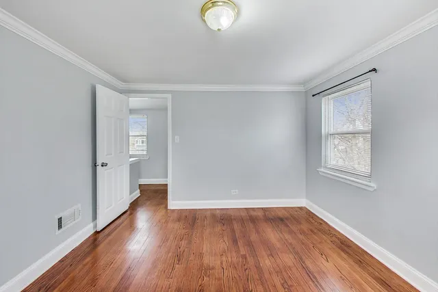 $2,500 | 402 North Main Street, Mount Prospect, IL 60056