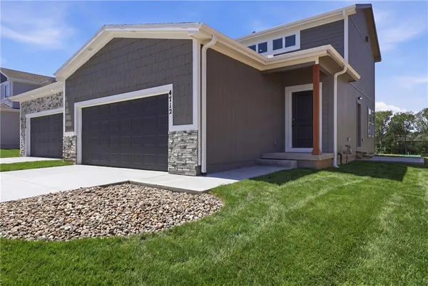 $380,000 | 4712 South Brentwood Avenue, Kansas City, MO 64136