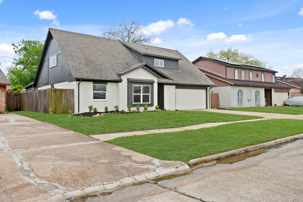 7435 Neal Ridge Drive Houston, TX 77489 - Photo 2 of 23