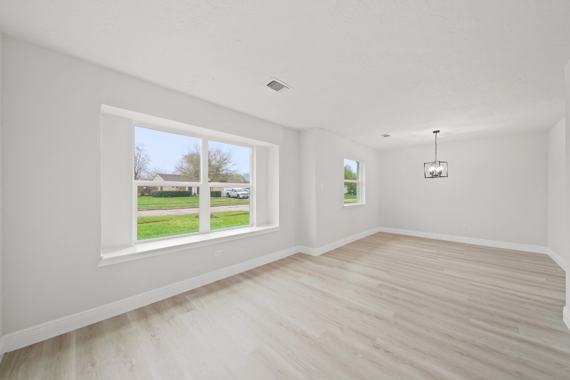 7435 Neal Ridge Drive Houston, TX 77489 - Photo 4 of 23