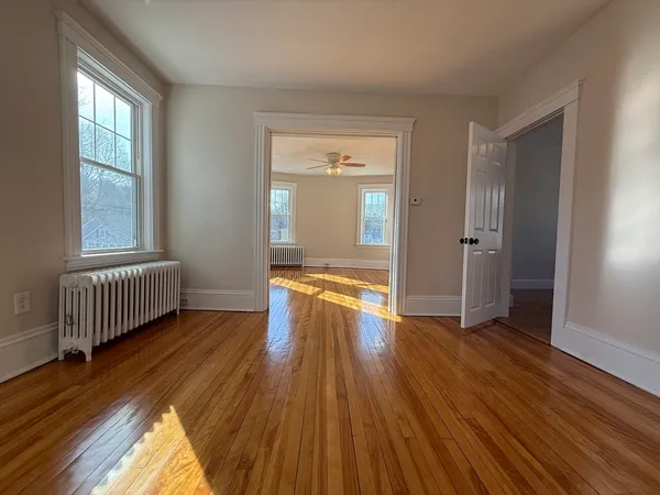 $2,000 | 304 Lovell Street, Unit 2, Worcester, MA 01602