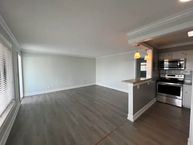 $1,695 | 131 Shore Court, Unit C1, North Palm Beach, FL 33408