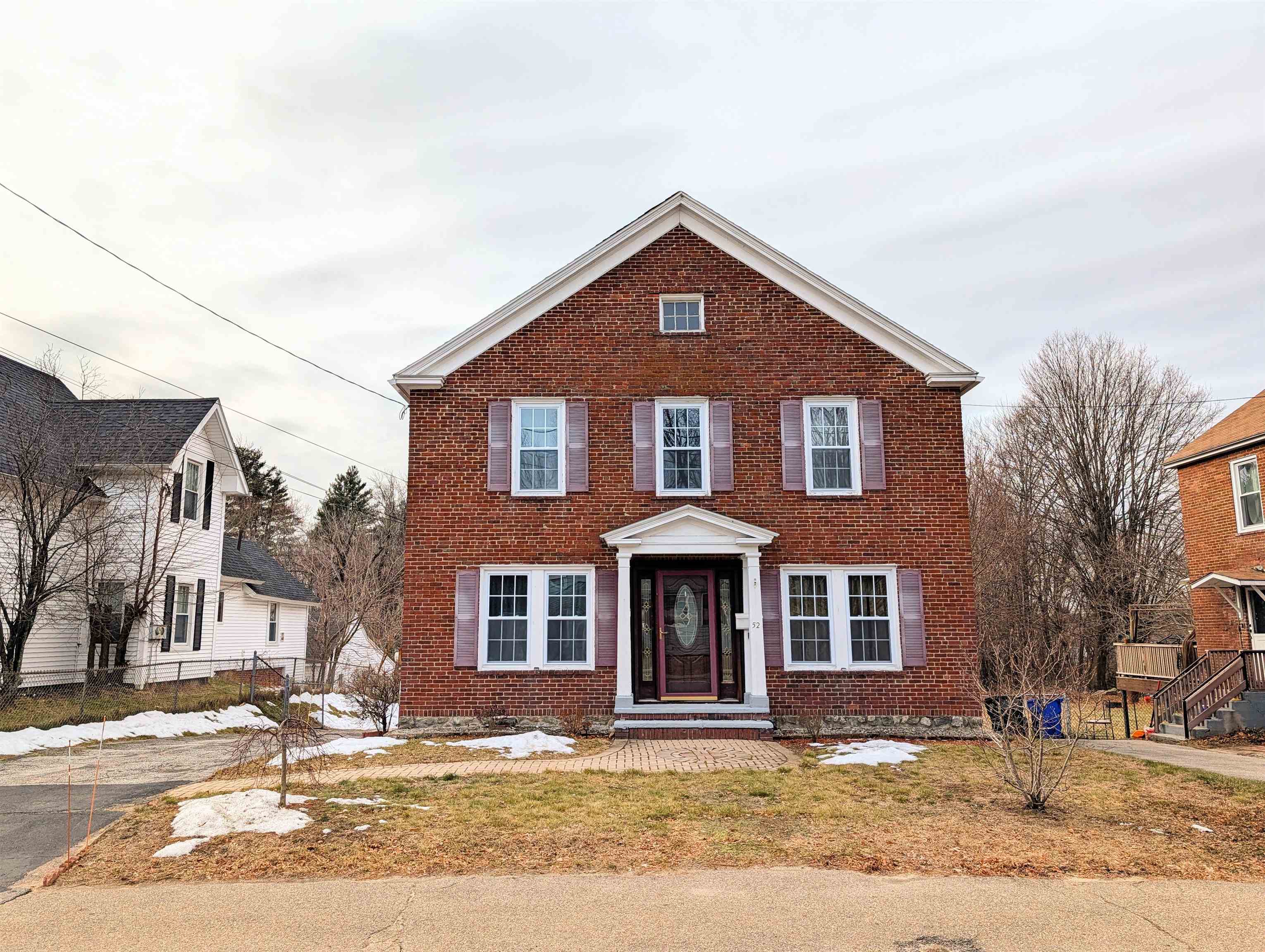 52 Mammoth Road Manchester, NH 03109 - Photo 1 of 27 Gallery Image 1