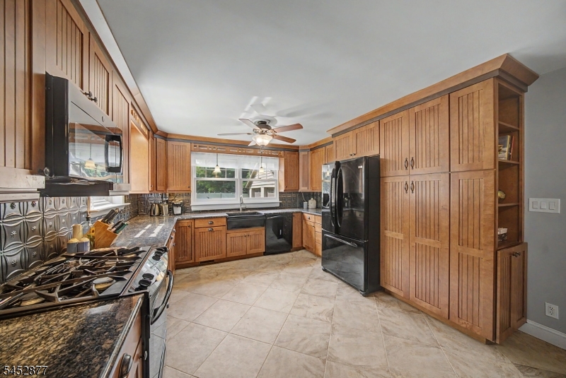 409 Ridge Road Dayton, NJ 08810 - Photo 25 of 36 Gallery Image 25