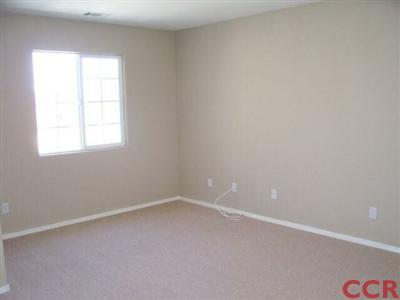 2255 Signal Avenue Santa Maria, CA 93458 - Photo 8 of 9 an empty room with a window