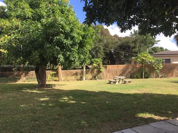 $1,925 | 2829 Jackson Street, Unit 3, Hollywood, FL 33020