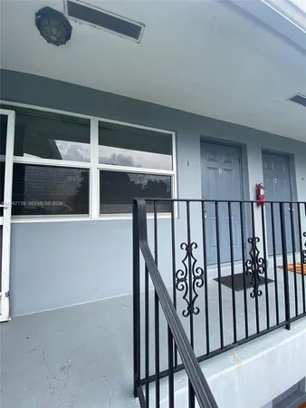 $1,925 | 2829 Jackson Street, Unit 3, Hollywood, FL 33020