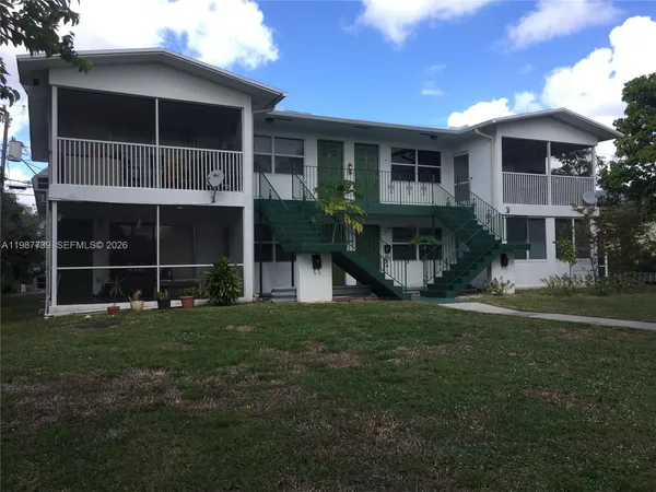 $1,925 | 2829 Jackson Street, Unit 3, Hollywood, FL 33020