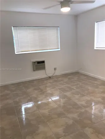 $1,925 | 2829 Jackson Street, Unit 3, Hollywood, FL 33020
