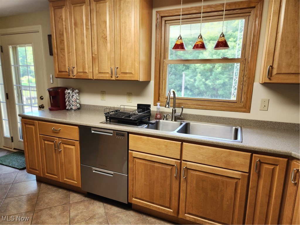9170 Cedar Road Chesterland, OH 44026 - Photo 8 of 29 Gallery Image 8