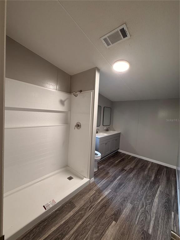 212 Paradise Shores Road Crescent City, FL 32112 - Photo 19 of 23 a bathroom with a bathtub and a shower