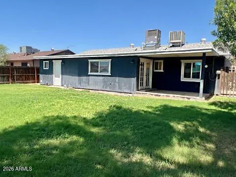 $2,095 | 3801 East Captain Dreyfus Avenue, Phoenix, AZ 85032