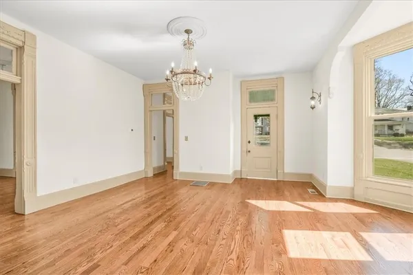$399,500 | 722 South Main Street, Independence, MO 64050