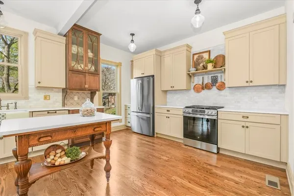 $399,500 | 722 South Main Street, Independence, MO 64050