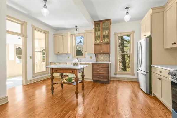$399,500 | 722 South Main Street, Independence, MO 64050