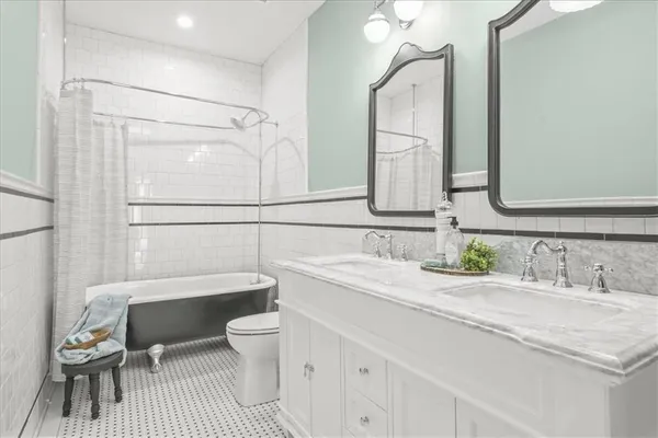 $399,500 | 722 South Main Street, Independence, MO 64050