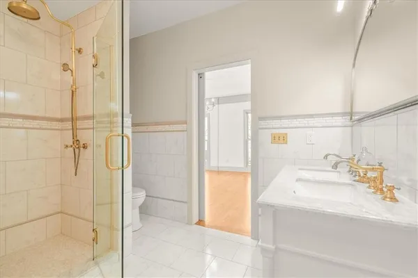 $399,500 | 722 South Main Street, Independence, MO 64050