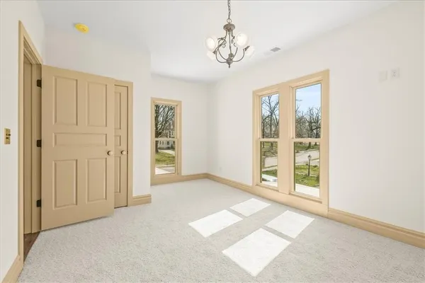 $399,500 | 722 South Main Street, Independence, MO 64050