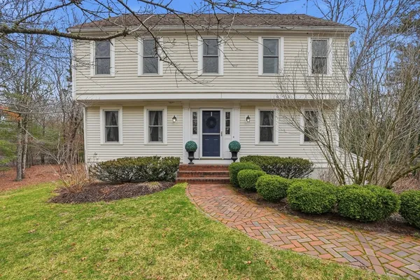 $685,000 | 17 Oak Street, Plympton, MA 02367
