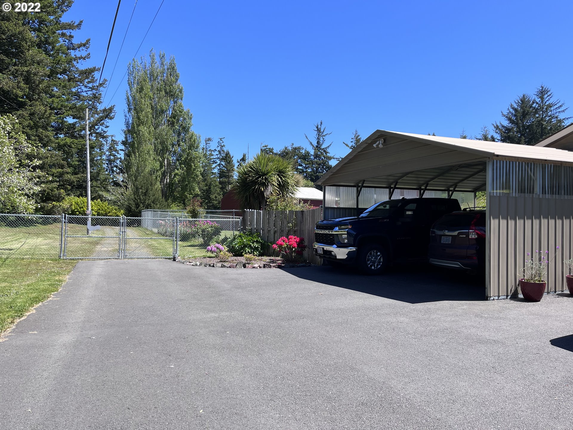 63915 Wallace Road Coos Bay, OR 97420 - Photo 3 of 31 Carport