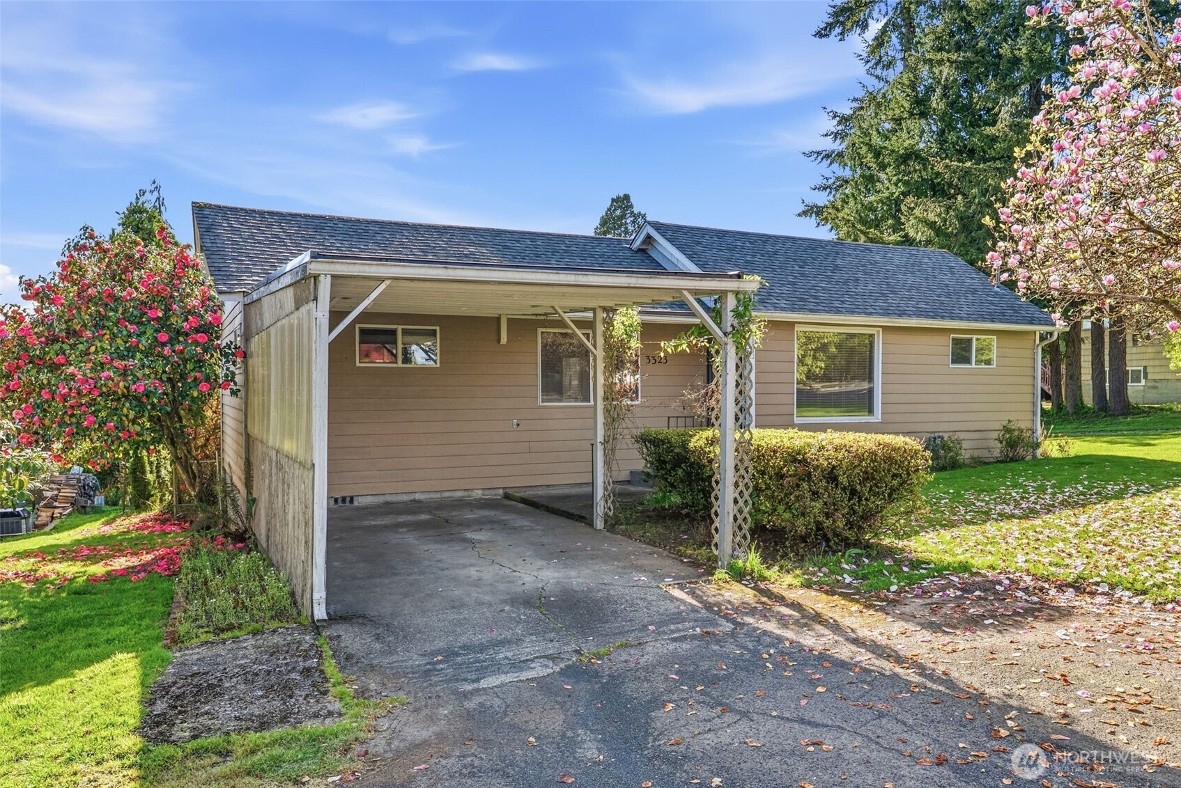3323 Columbia Heights Road Longview, WA 98632 - Photo 3 of 25