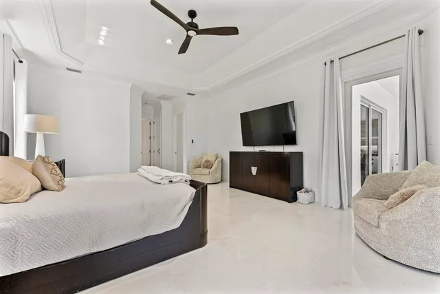 a bathroom with a toilet and a bathtub